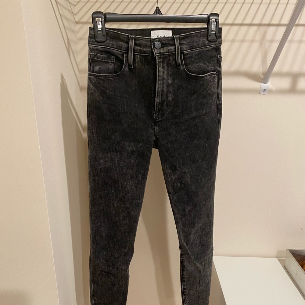 Frame Ali High Rise Cigarette Jeans